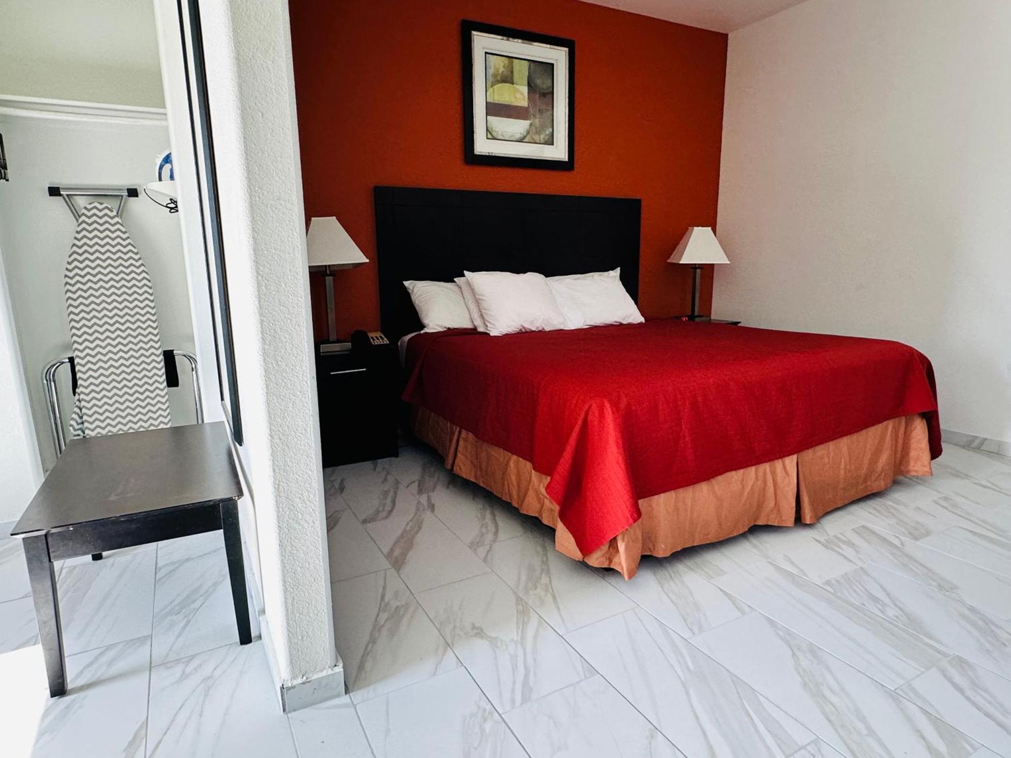 Lux Inn And Suites Three Rivers Eksteriør bilde