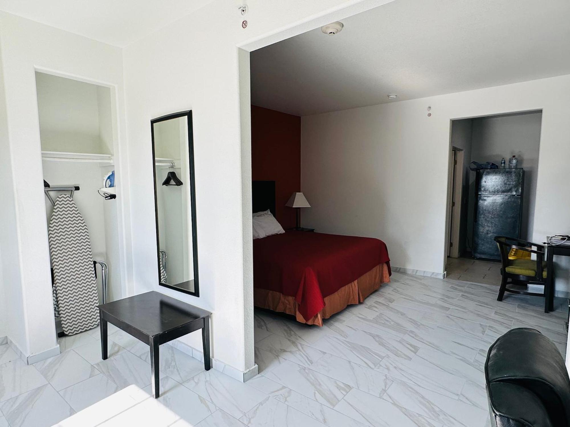 Lux Inn And Suites Three Rivers Eksteriør bilde