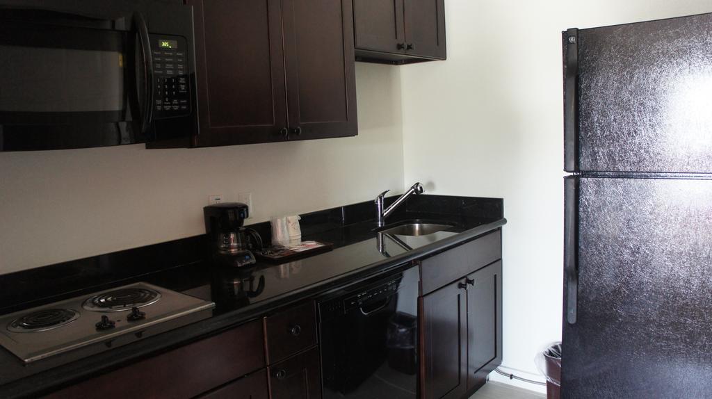 Lux Inn And Suites Three Rivers Rom bilde