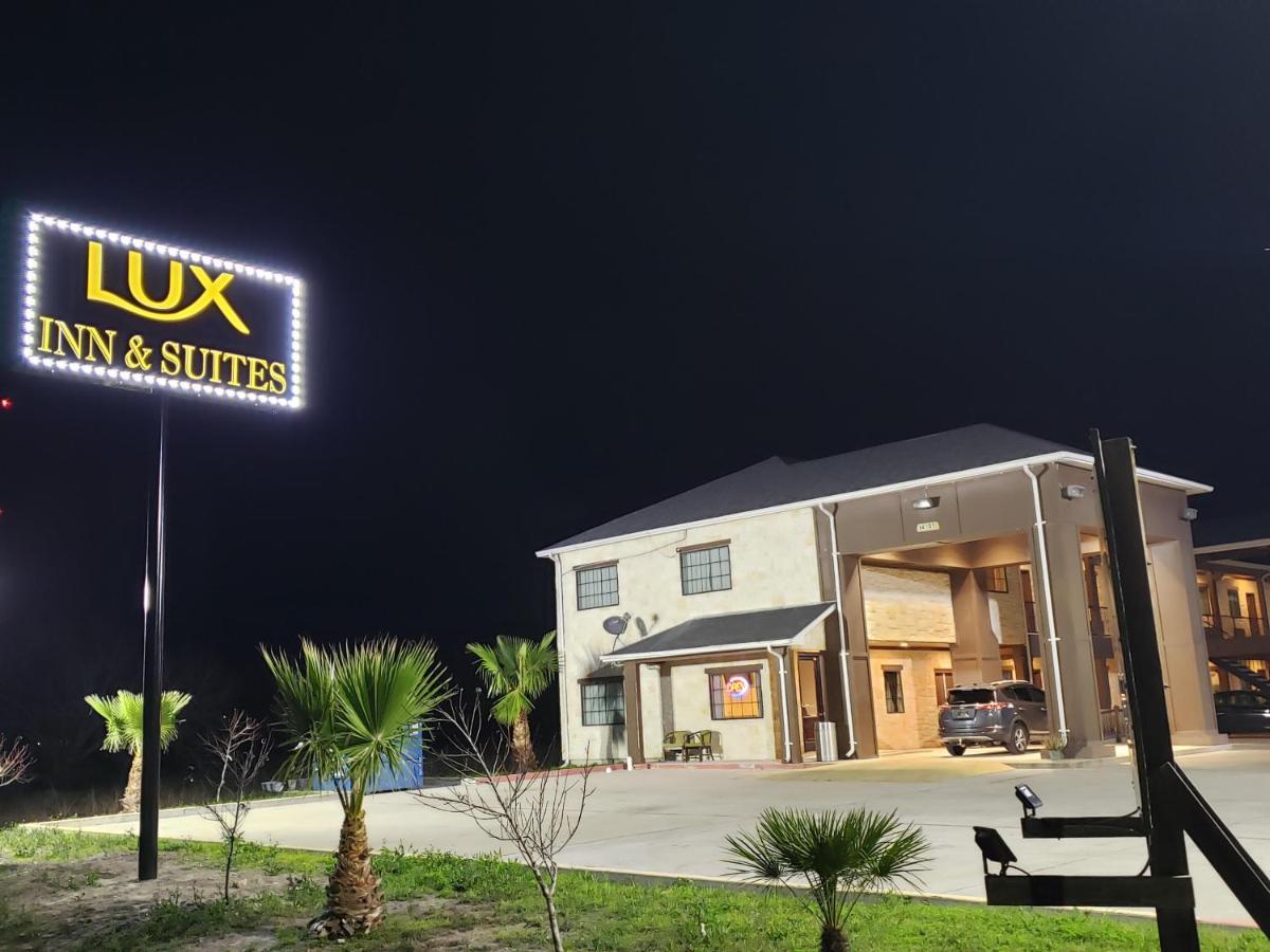 Lux Inn And Suites Three Rivers Eksteriør bilde